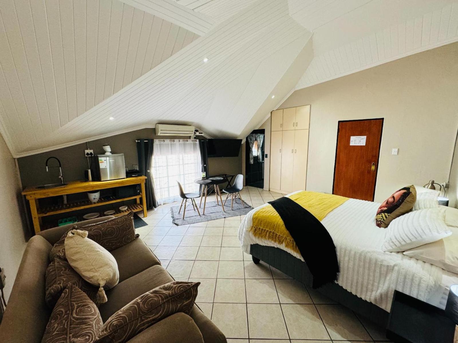 Echo Mountain Inn (Adults Only) Тхабазимби Номер фото