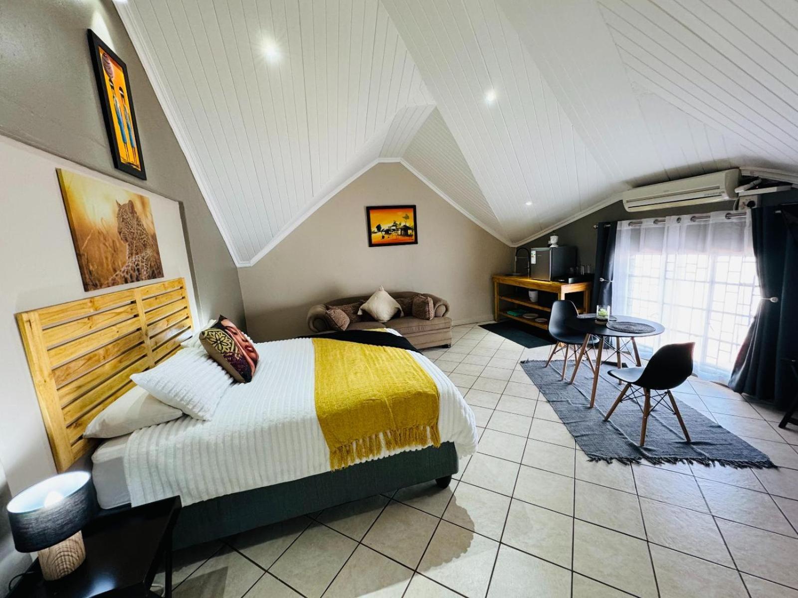 Echo Mountain Inn (Adults Only) Тхабазимби Номер фото